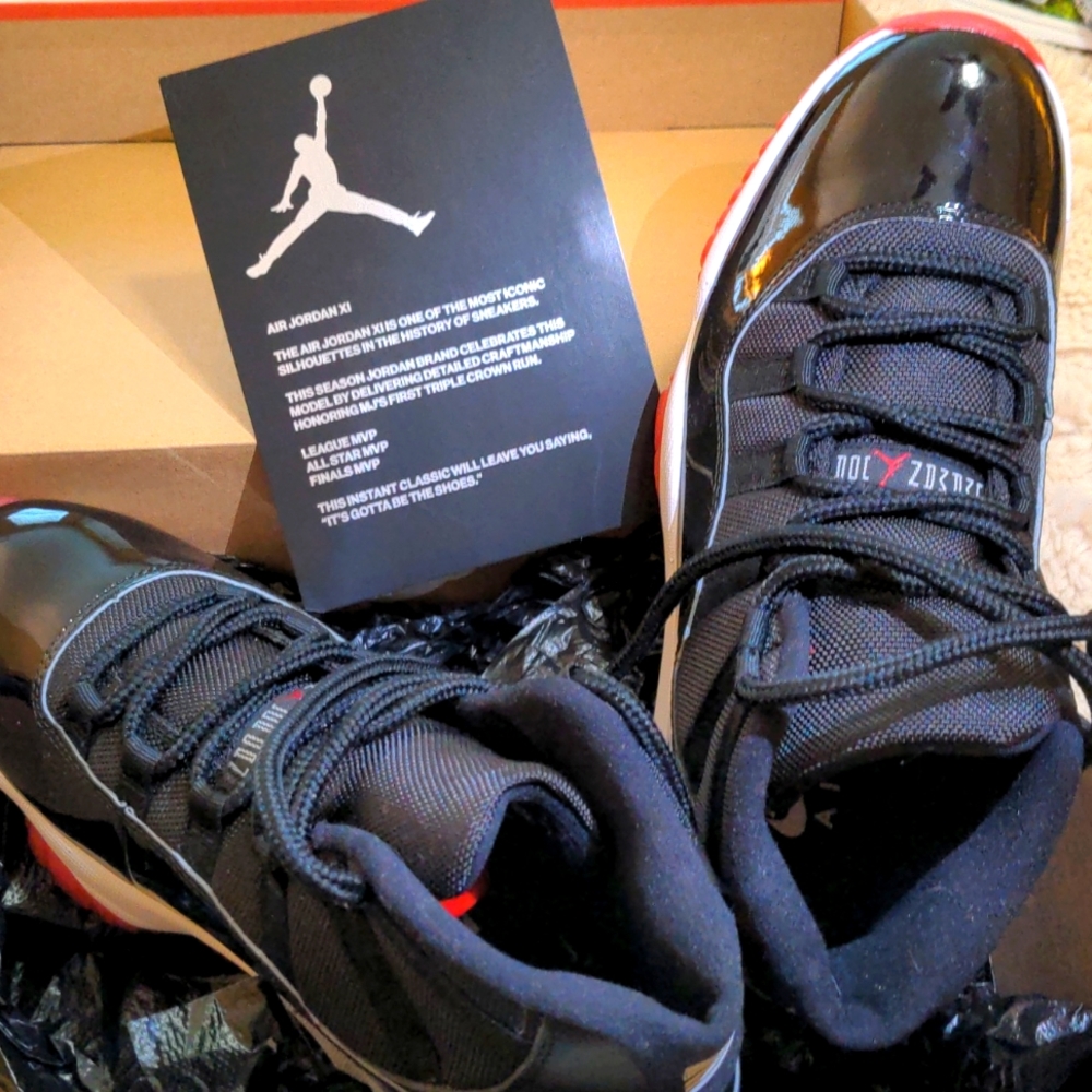 NIB Nike Air Jordan XI retro "Bred" 2019 sneakers size 9 men's